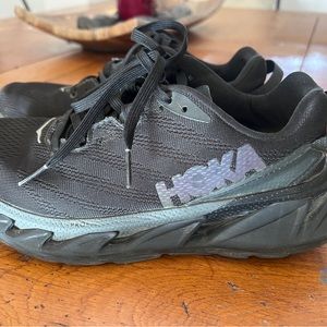 Hoka One One Elevon 2 size 6